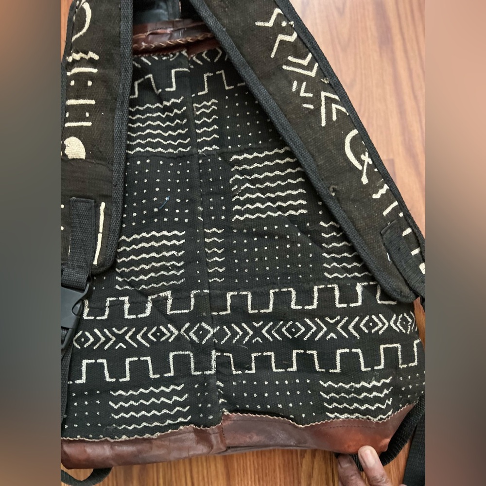 Backpack - Picture 4 of 7